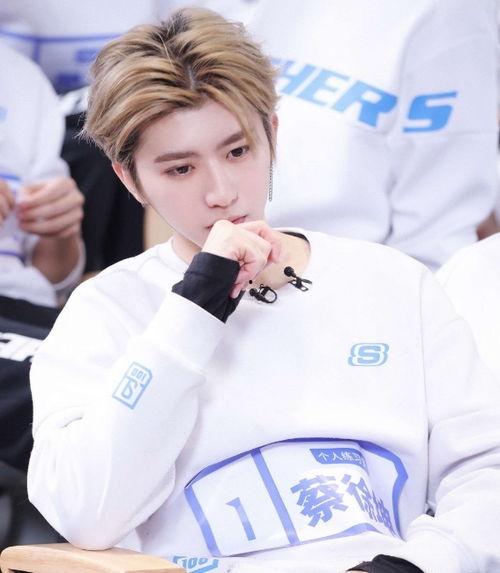 蔡徐坤娱乐吃瓜图片大全,盘点那些搞笑又温馨的瞬间 第3张 蔡徐坤娱乐吃瓜图片大全,盘点那些搞笑又温馨的瞬间 第3张